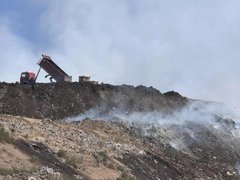 Пожар на мусорном полигоне в Энгельсе: площадь тушения уменьшилась на 30%