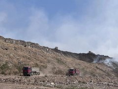 Пожар на мусорном полигоне в Энгельсе: площадь тушения уменьшилась на 30%