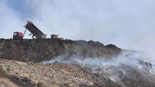 Пожар на мусорном полигоне в Энгельсе: площадь тушения уменьшилась на 30%