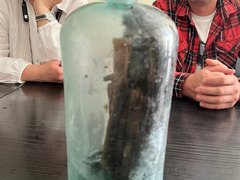 В Саратове нашли дореволюционную бутыль с покрытыми плесенью записками