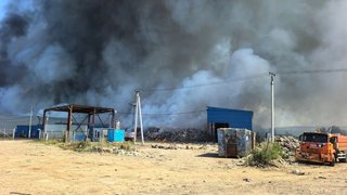 В Саратове горит мусороперегрузочная станция
