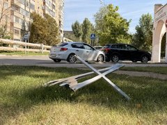 В Энгельсе вандалы сломали макеты пешеходов