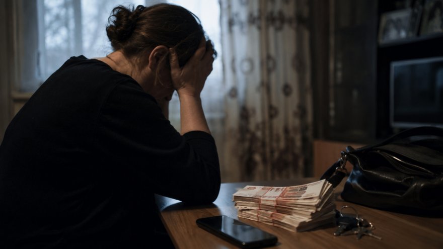 В Саратове у вдовы бойца СВО выманили 4,5 млн рублей: это была выплата за гибель военного