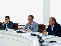 Губернатор Бусаргин потребовал активнее внедрять ИИ в Саратовской области