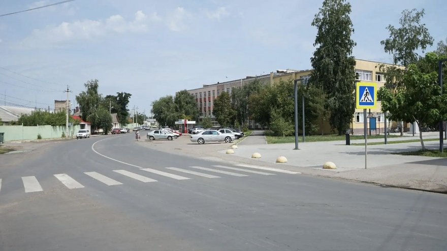 В Саратовской области отремонтируют 26 км дорог к учебным заведениям