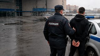 Аферист убедил пенсионерку приехать в Саратов и отдать курьеру ФСБ 640 тысяч рублей