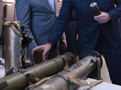 В саратовский музей СВО привезли разбитые гранатометы и дрон ВСУ