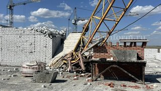В Саратове строителя убило стрелой башенного крана