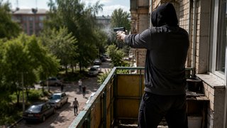 В Марксе агрессор устроил стрельбу с балкона