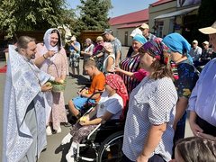 В Энгельсском доме-интернате отпраздновали Медовый и Яблочный спасы