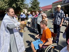 В Энгельсском доме-интернате отпраздновали Медовый и Яблочный спасы