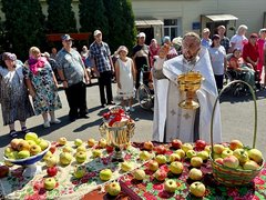 В Энгельсском доме-интернате отпраздновали Медовый и Яблочный спасы