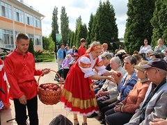 В Энгельсском доме-интернате отпраздновали Медовый и Яблочный спасы