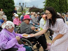 В Энгельсском доме-интернате отпраздновали Медовый и Яблочный спасы