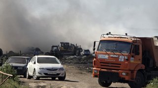 В Саратовской области загорелся еще один мусорный полигон