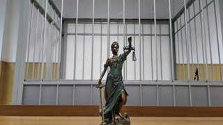 Юного саратовца осудили за кражи из кофейни и цветочного магазина