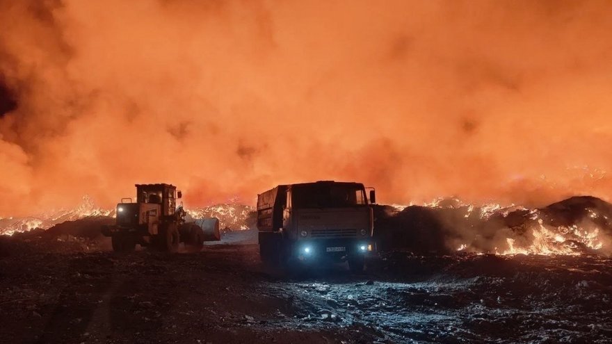 В Саратовской области загорелся очередной мусорный полигон