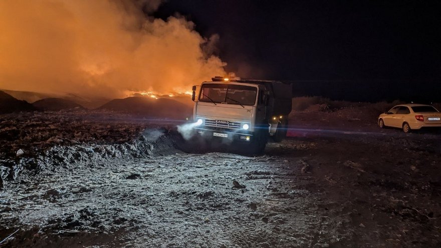 В Саратовской области загорелся очередной мусорный полигон