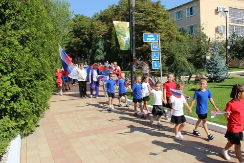 В Энгельсском доме-интернате отметили День российского флага