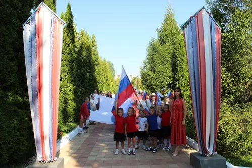 В Энгельсском доме-интернате отметили День российского флага