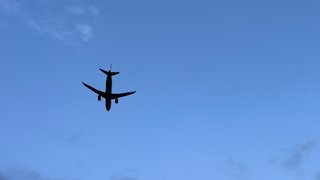 Летевший в Саратов самолет приземлился в Самаре