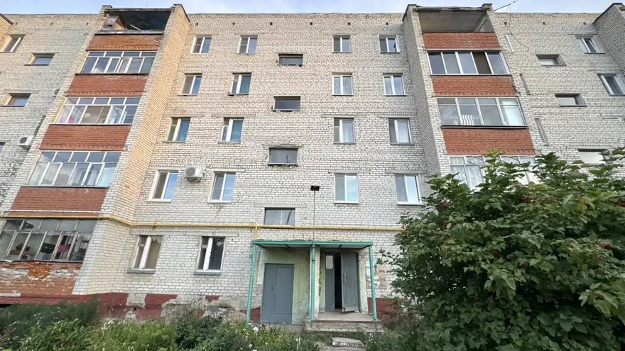 В Саратовской области 2-летний мальчик упал с 5 этажа: он отделался переломом ребра
