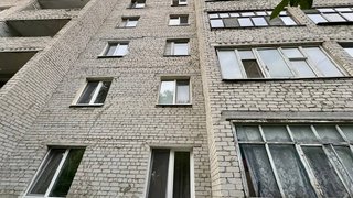 В Саратовской области 2-летний мальчик упал с 5 этажа: он отделался переломом ребра