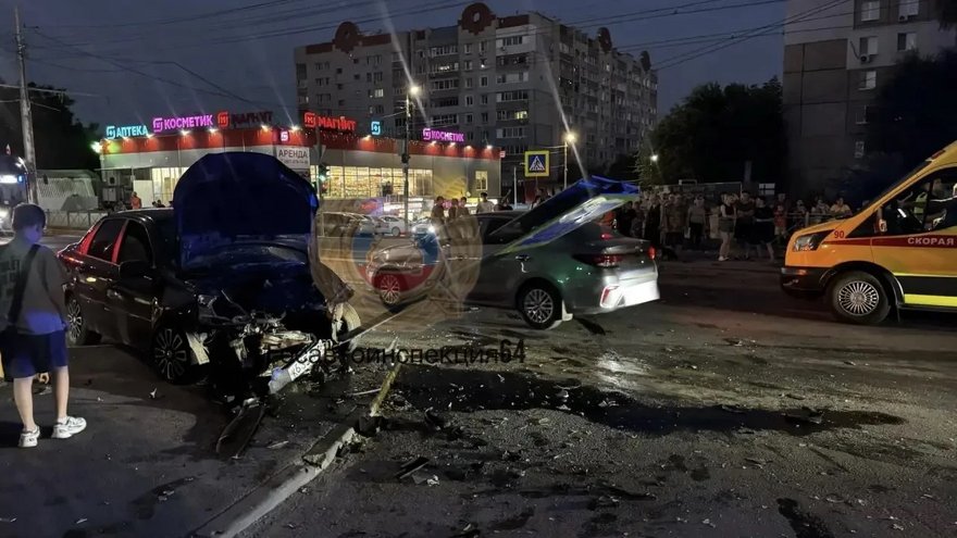 Четыре человека разбились в ДТП в Саратове
