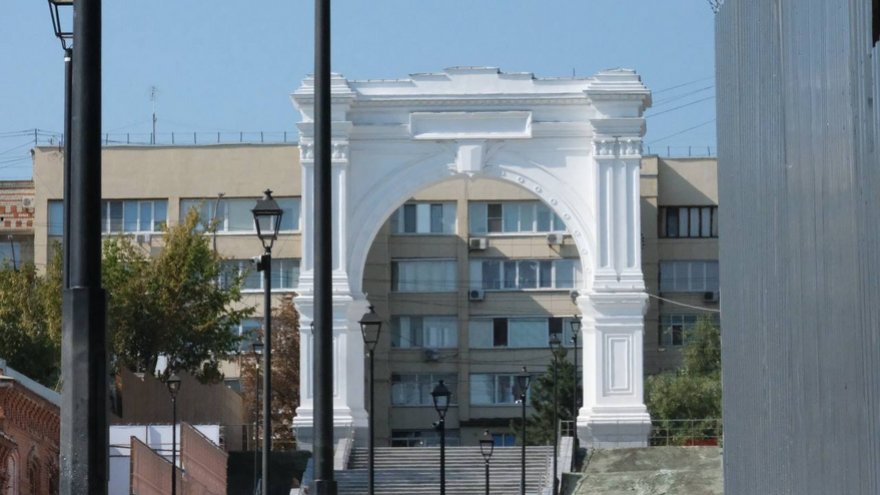 В Саратове завершают строительство спуска у царских ворот