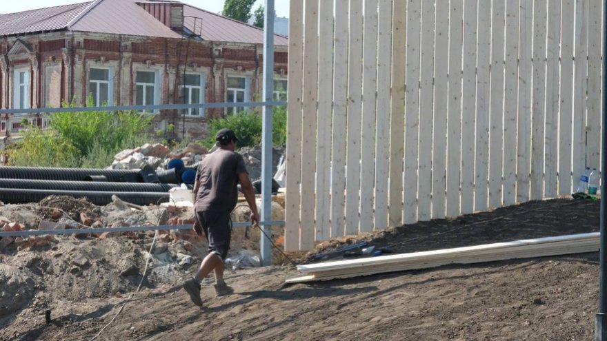 В Саратове завершают строительство спуска у царских ворот