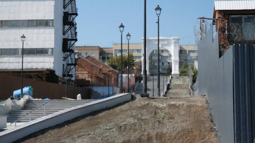 В Саратове завершают строительство спуска у царских ворот