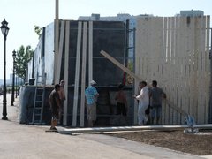 В Саратове завершают строительство спуска у царских ворот
