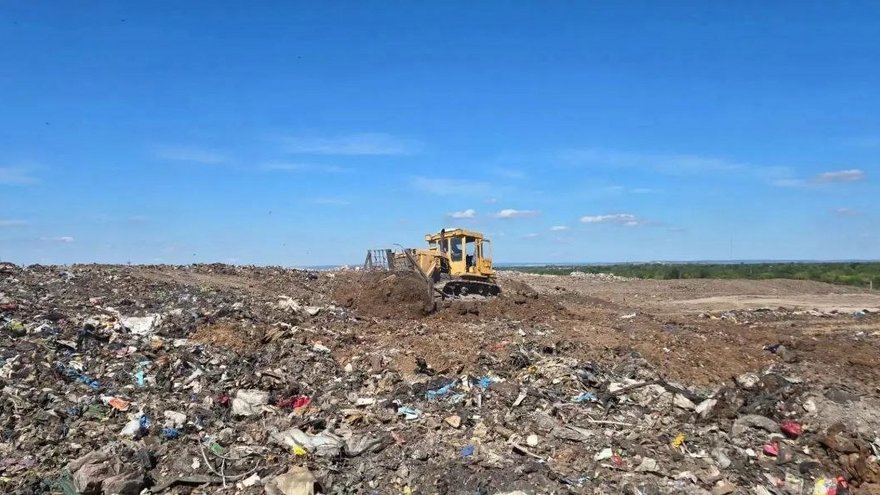 Пожар на мусорном полигоне в Балакове полностью потушили