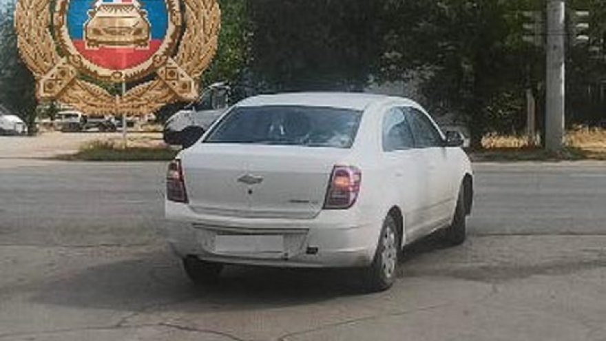Водители грузовика и внедорожника разбились на трассе в Саратовской области