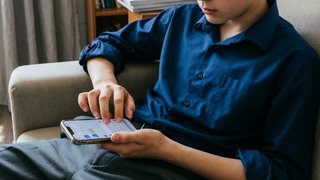 В Саратове гимназист отправил фото пениса 9-летней девочке и стал уголовником