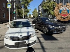 Под Саратовом пенсионерка пострадала в столкновении фургона с Ладой