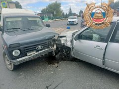 Под Саратовом пенсионерка пострадала в столкновении фургона с Ладой