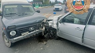 Под Саратовом пенсионерка пострадала в столкновении фургона с Ладой