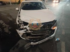 В Саратове девушка-водитель и ее пассажирка пострадали в столкновении легковушек