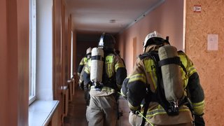 Ночью в Балакове из горящей пятиэтажки эвакуировали 11 жильцов