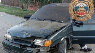 В Балакове молодежь на четырнадцатой протаранила дерево