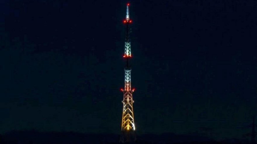 Телебашню в Саратове подсветят цветами осени в честь Дня знаний