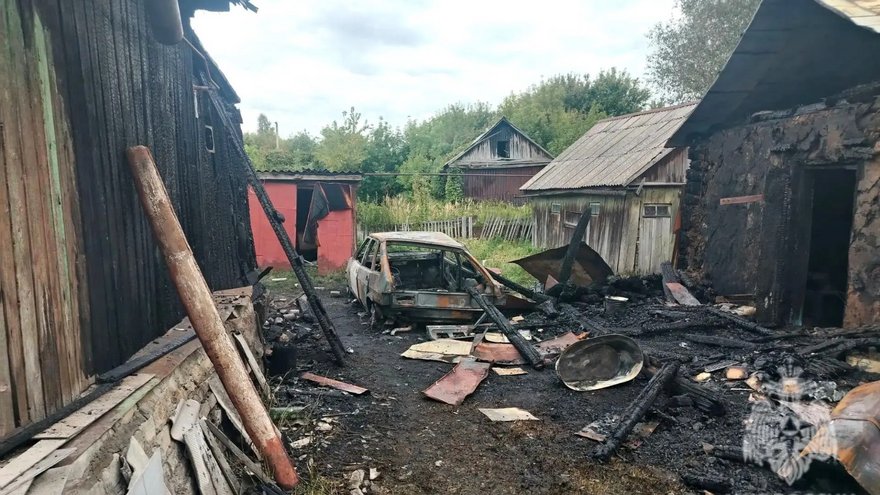 Молодой горожанин обгорел в 90-метровом пожаре