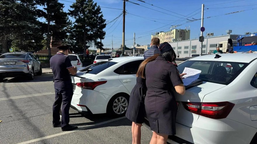 Саратовские чиновники и полицейские поймали двух бомбил