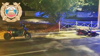 В Саратове взрослый электровелосипедист подбил подростка-скутериста