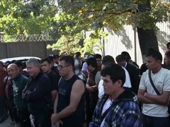 В Саратове обнаружили автобус с десятками нелегальных мигрантов из Узбекистана