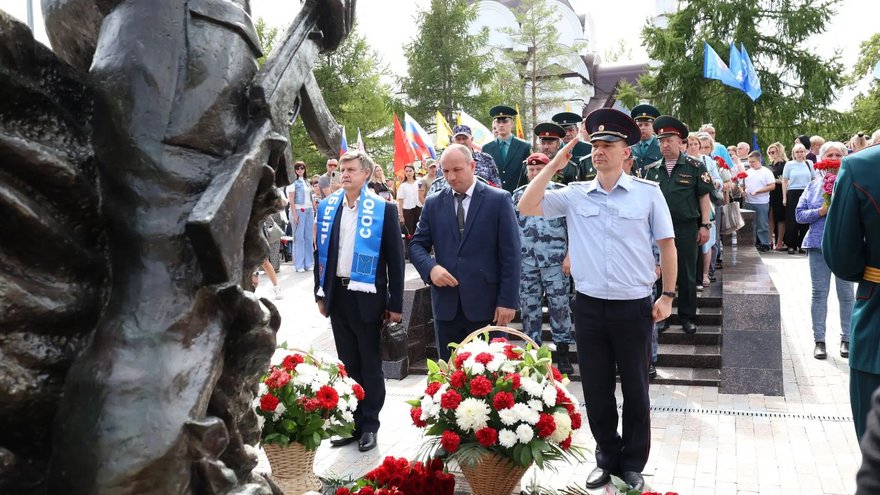 Имена еще 200 бойцов СВО увековечили в Саратове