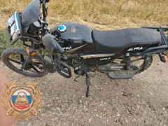В Саратове мотоциклист угодил под колеса машины