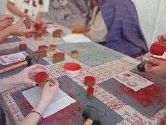 На саратовском фестивале Укек рассказывают о средневековых пытках и дерутся на мечах