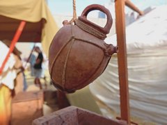На саратовском фестивале Укек рассказывают о средневековых пытках и дерутся на мечах